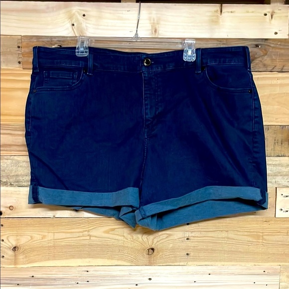 Lane Bryant size 22 Regular Dark Wash Stretchy Blue Jean Shorts with Cuffed Hems - Picture 1 of 12
